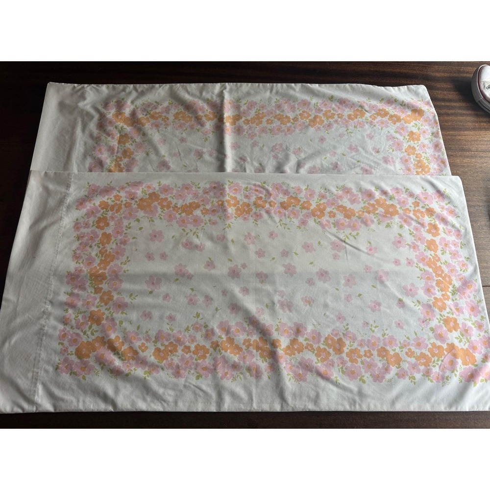 Vintage House Floral Pillowcases –Set of 2 1970sFlowers – 60/40 Cotton Polyester